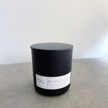 Load image into Gallery viewer, TOBACCO &amp; SAFFRON MINI | VIRGIN COCONUT CRÈME WAX &amp; WOODEN WICK CANDLE