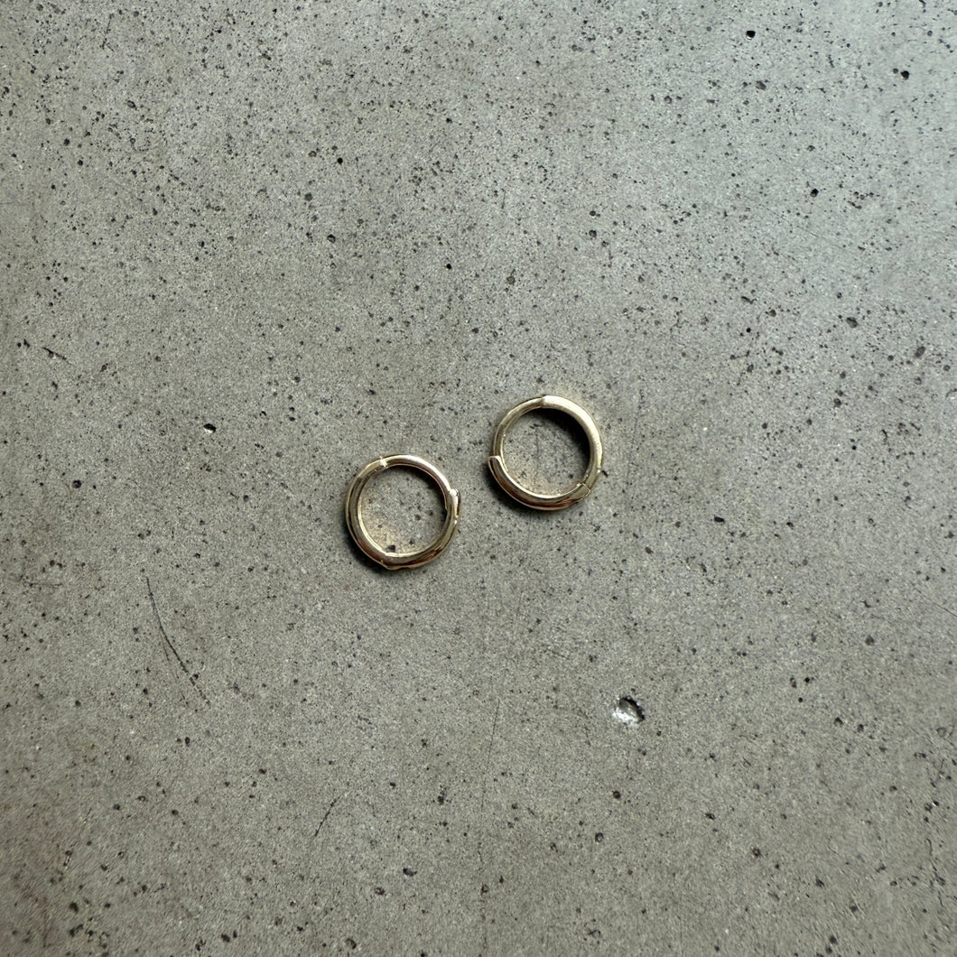 NOVA MINI HUGGIES 14KT YELLOW GOLD