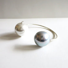 Load image into Gallery viewer, CAROL MIX PEARL CUFF